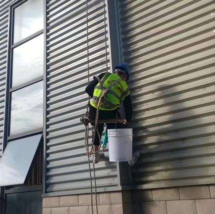 福建雨中行修缮科技有限公司的图标